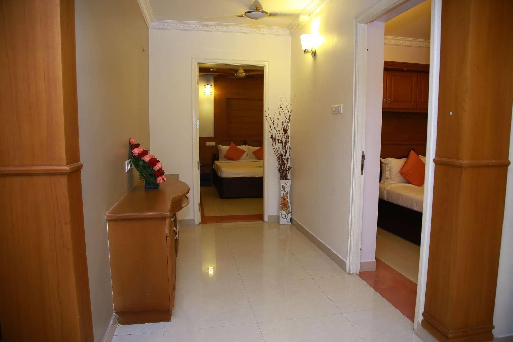 Atlas Airport Hotel Apartment Nedumbassery Exterior photo