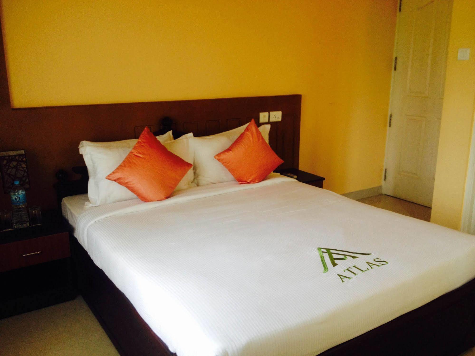 Atlas Airport Hotel Apartment Nedumbassery Exterior photo