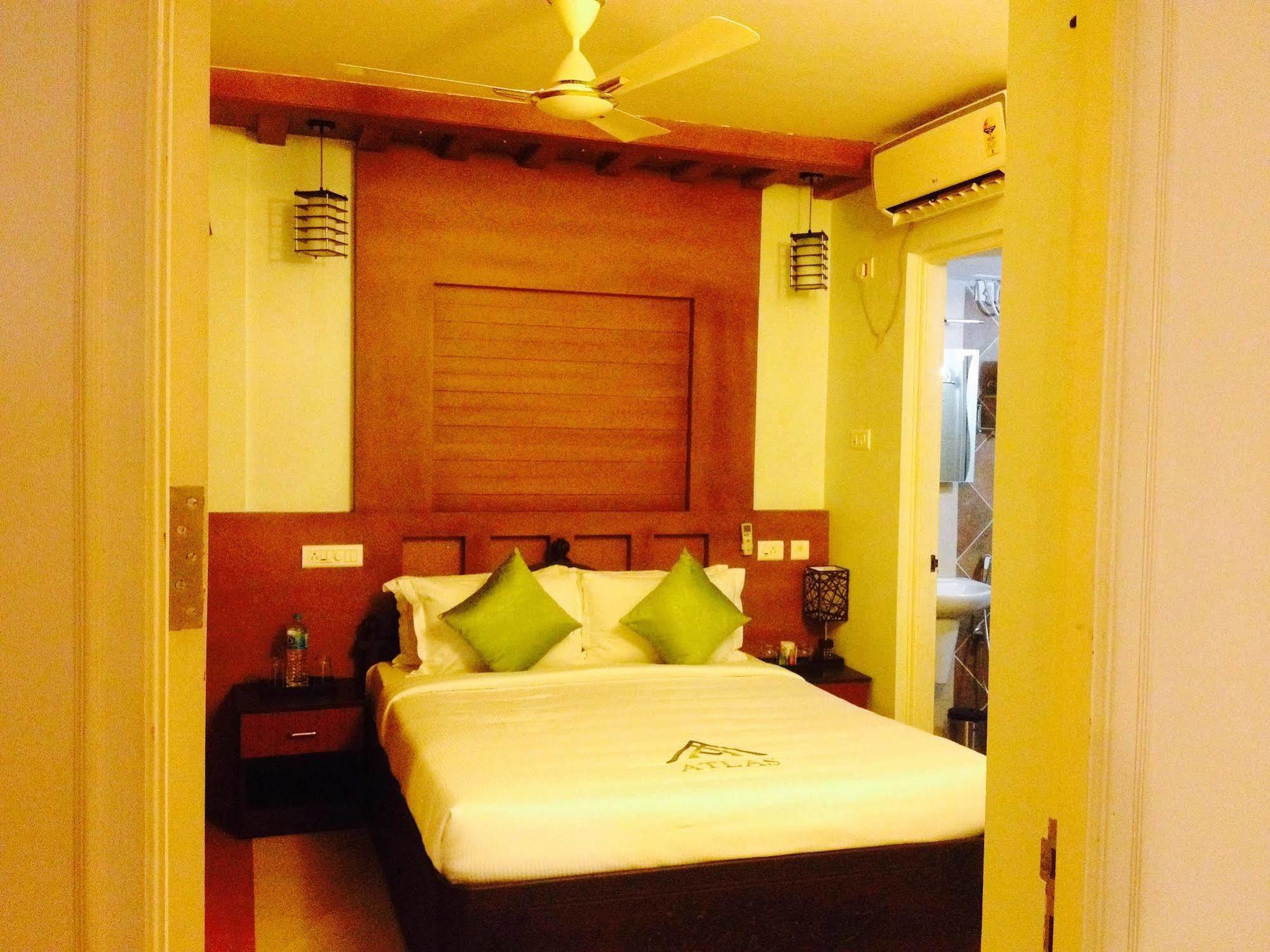 Atlas Airport Hotel Apartment Nedumbassery Exterior photo